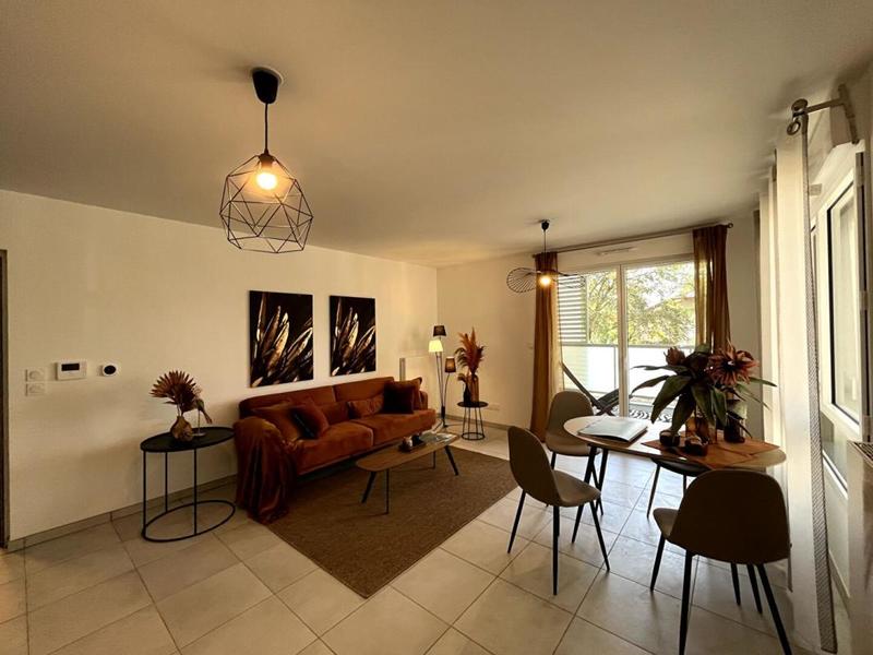 Appartement - 90 m² - 5 pièces