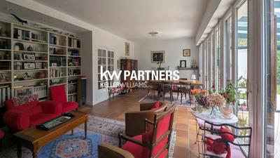 Maison - 185 m² - 8 pièces