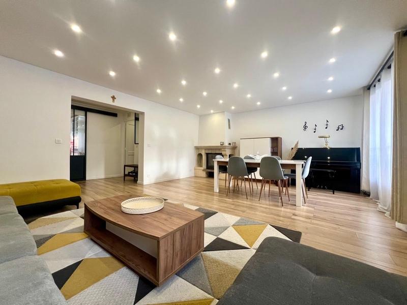 Appartement - 92 m² - 5 pièces