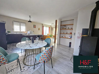 Maison traditionnelle - 75 m² - 4 pièces