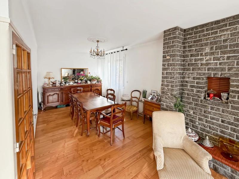 Maison - 140 m² - 6 pièces