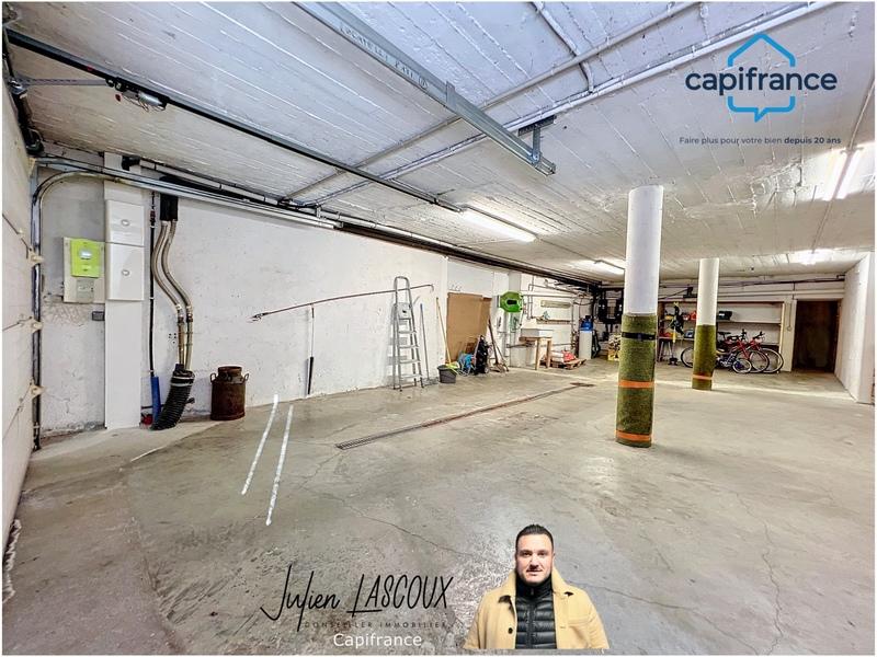 Maison - 272 m² - 10 pièces