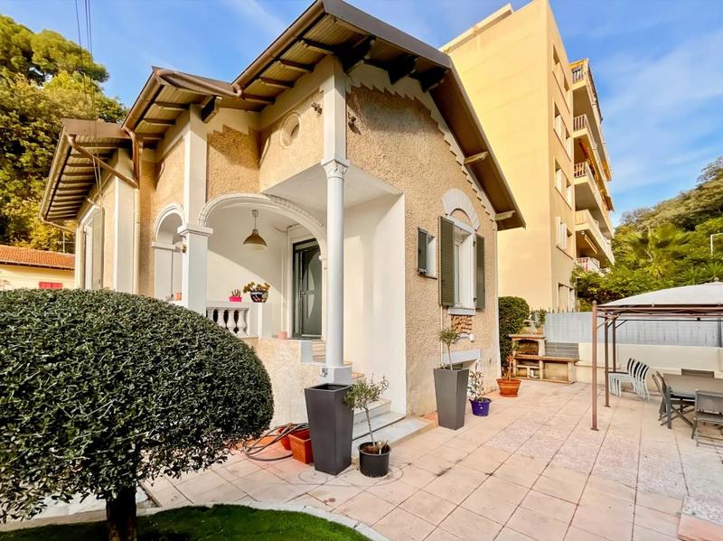 Maison - 187 m² - 6 pièces