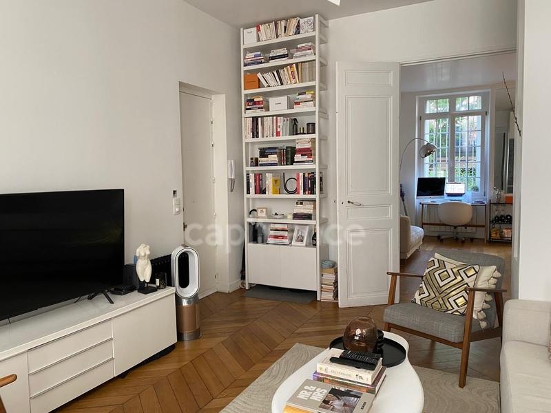 Appartement bourgeois - 71 m² - 3 pièces