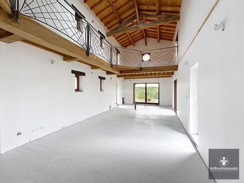 Maison - 340 m² - 8 pièces
