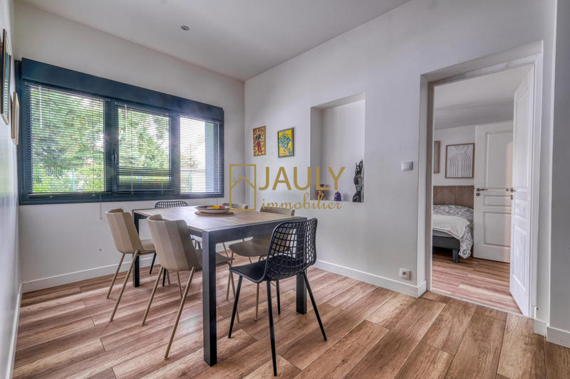 Maison contemporaine - 328 m² - 8 pièces