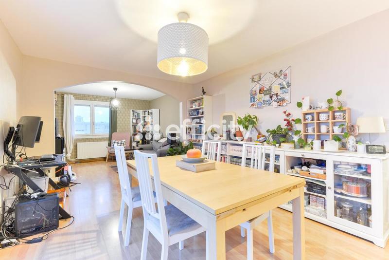 Appartement ancien - 90 m² - 4 pièces