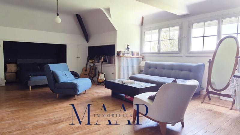 Maison - 303 m² - 11 pièces