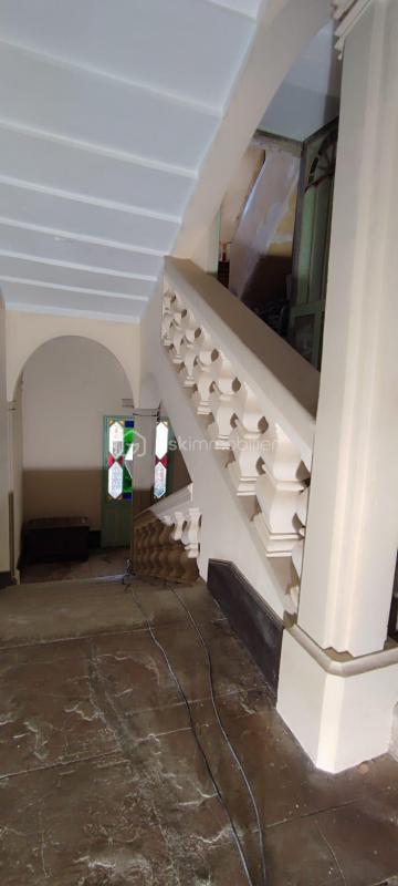 Maison - 350 m² - 15 pièces