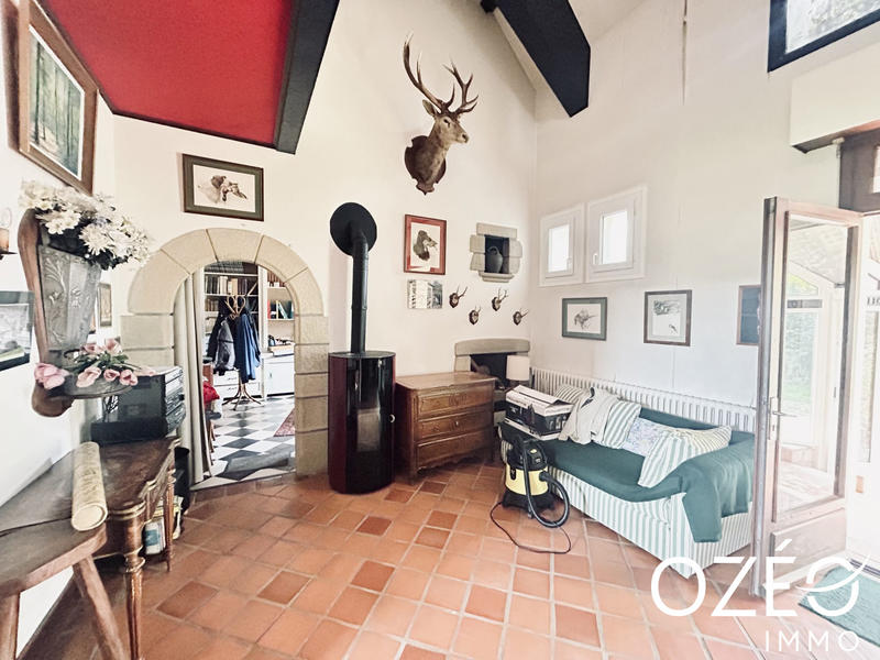 Maison - 202 m² - 6 pièces