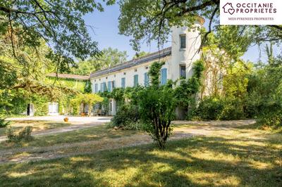 Maison de maîtres - 409 m² - 13 pièces