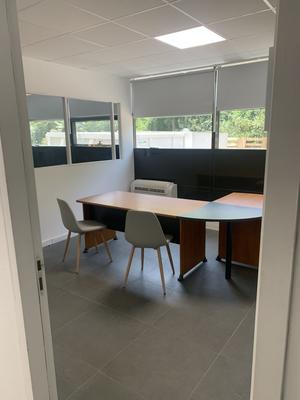 Local commercial - 151 m² - 5 pièces