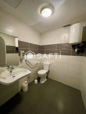 Local commercial - 135 m² - 5 pièces