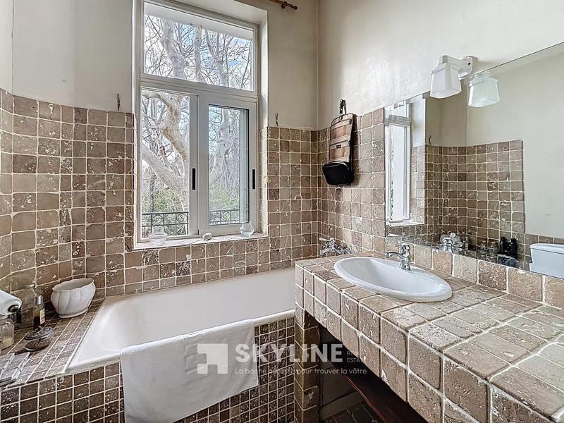 Maison - 197 m² - 9 pièces