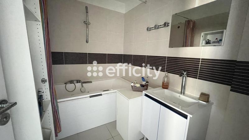 Appartement - 79 m² - 4 pièces