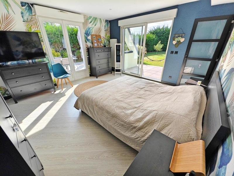 Maison - 265 m² - 12 pièces