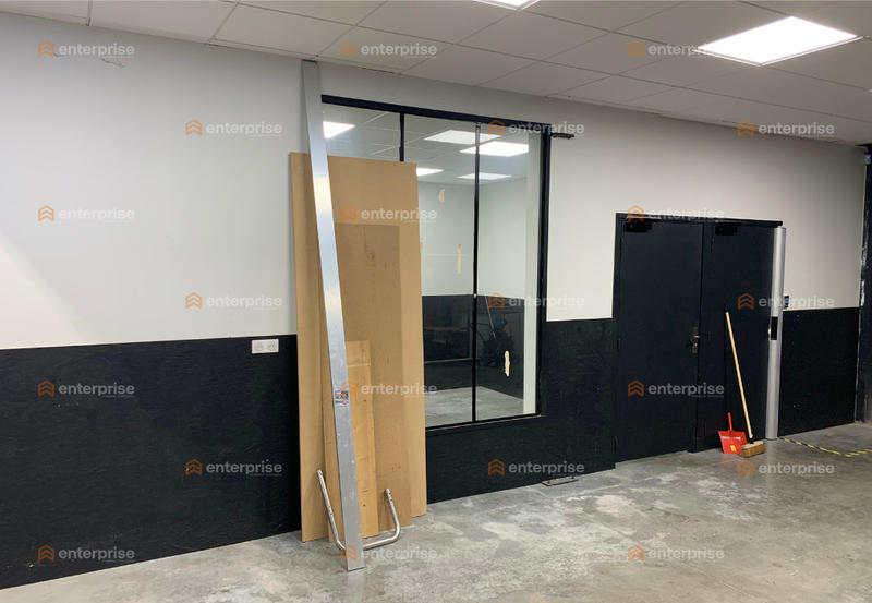 Local d'activité / Entrepôt - 346 m²