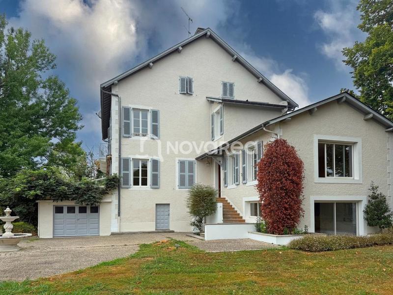 Villa - 302 m² - 7 pièces