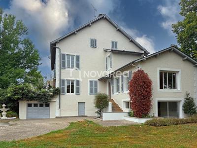 Villa - 302 m² - 7 pièces