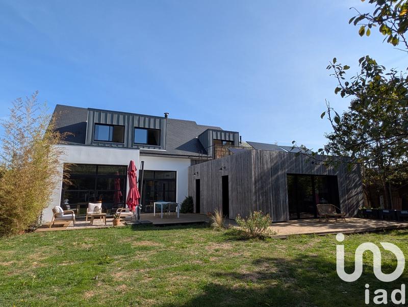 Maison - 224 m² - 8 pièces