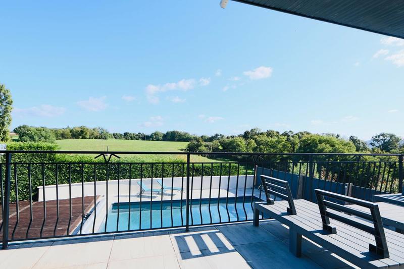 Maison - 210 m² - 7 pièces