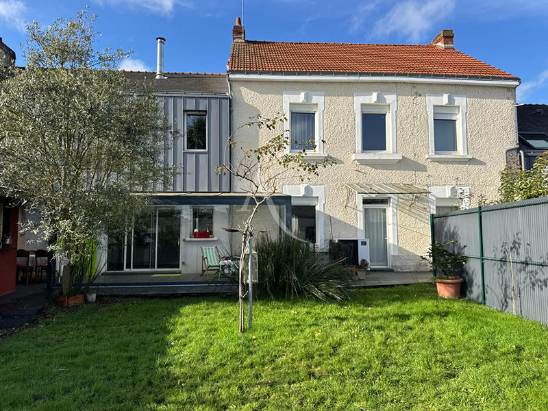 Maison - 209 m² - 8 pièces