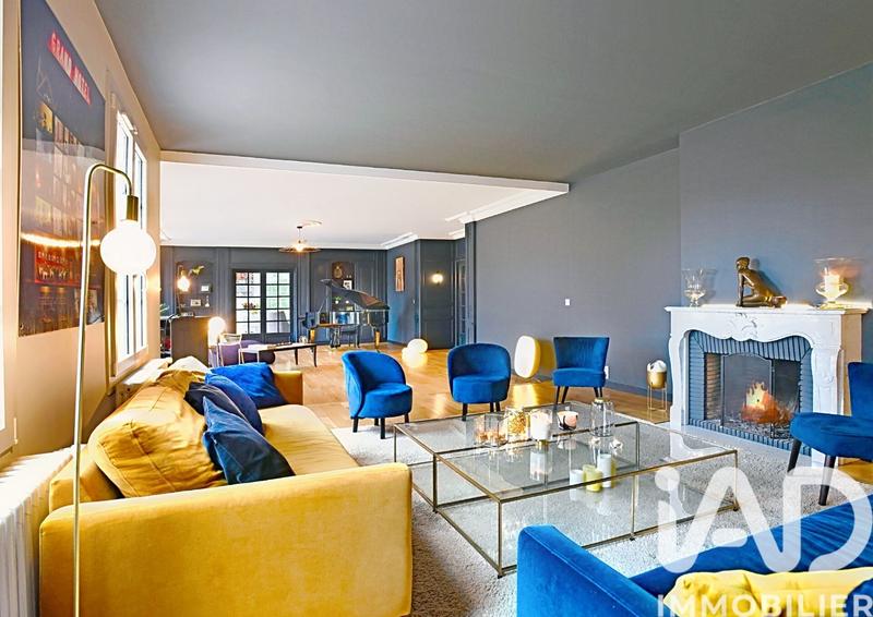 Maison - 346 m² - 9 pièces