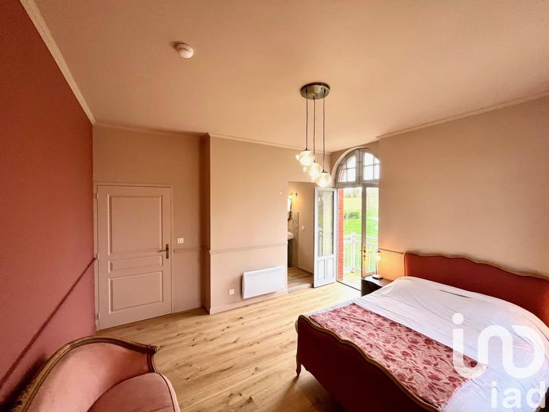 Maison - 720 m² - 10 pièces