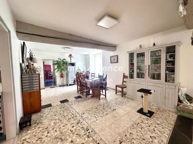 Maison - 304 m² - 7 pièces