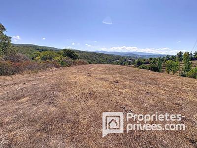 Terrain constructible - 5 000 m²