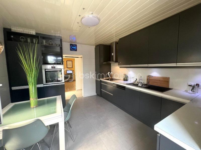 Pavillon - 150 m² - 6 pièces