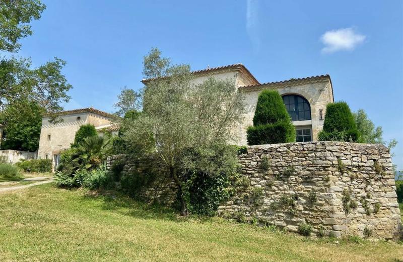 Château - 880 m² - 25 pièces