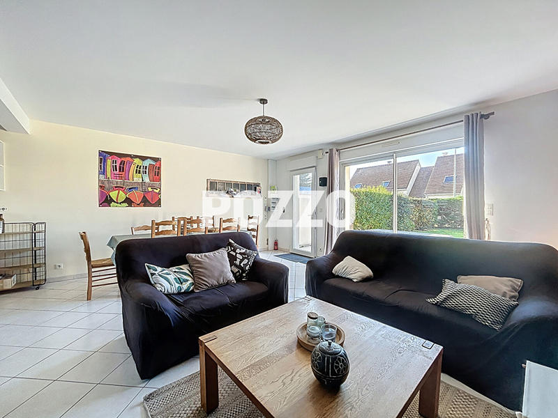 Maison - 92 m² - 5 pièces