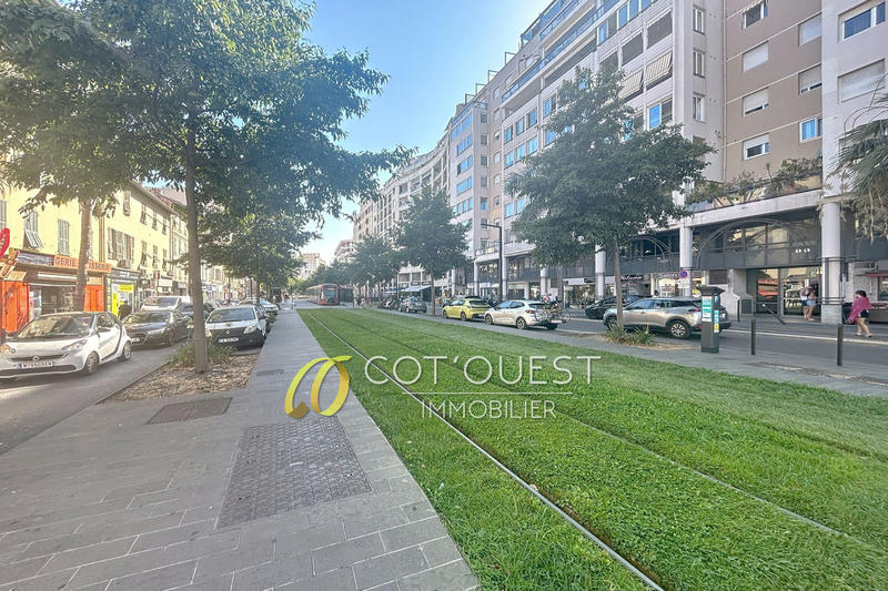 Fonds de commerce - Magasins - 60 m²