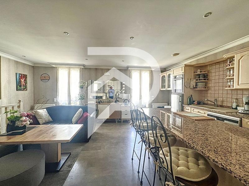 Maison - 94 m² - 4 pièces