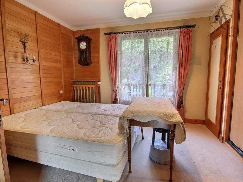 Châlet - 223 m² - 8 pièces