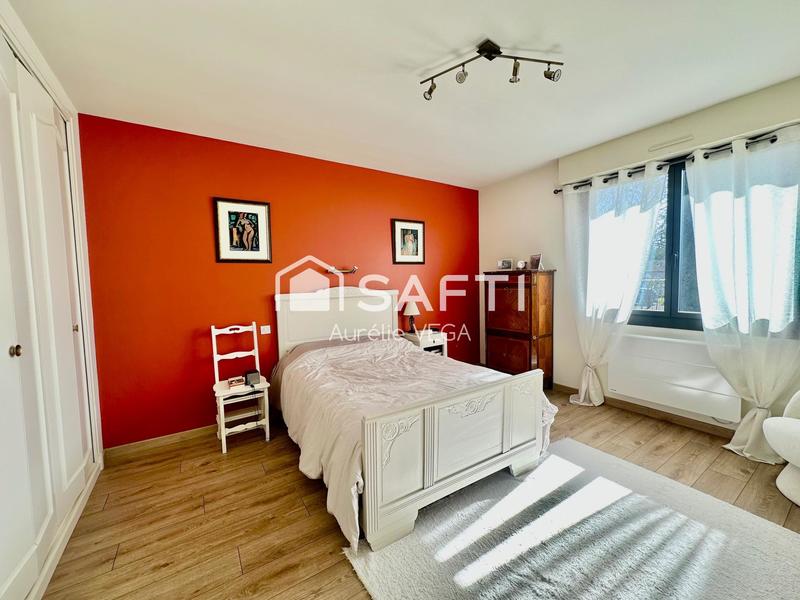 Maison - 204 m² - 7 pièces