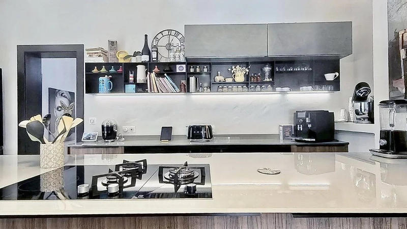 Villa - 223 m² - 6 pièces