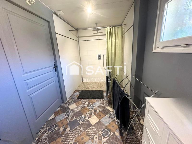 Maison - 212 m² - 6 pièces