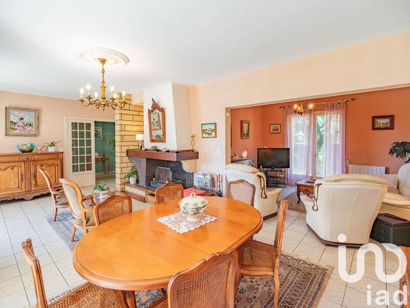 Maison - 230 m² - 7 pièces