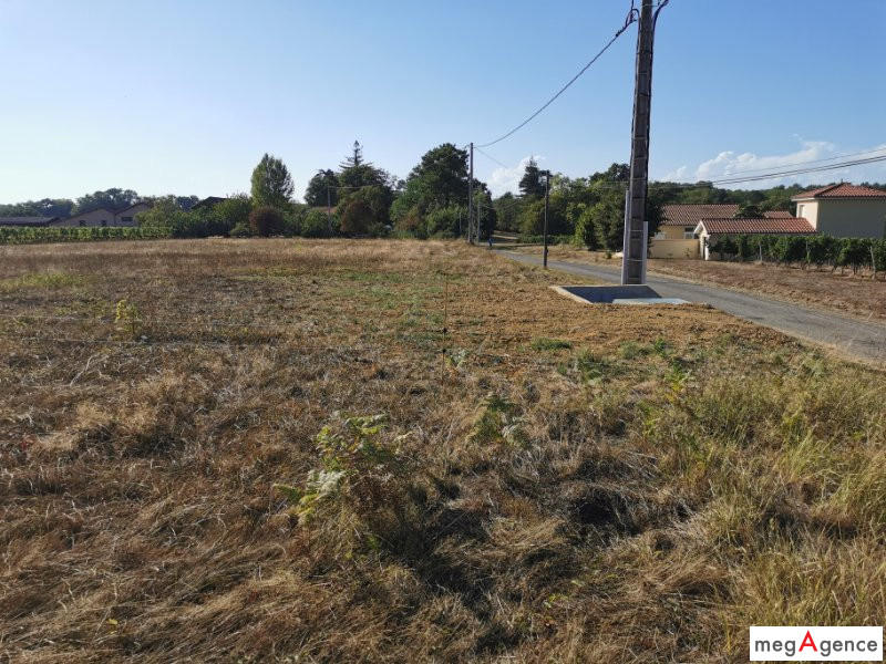 Terrain constructible - 2 500 m²