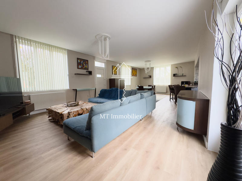 Maison - 280 m² - 9 pièces