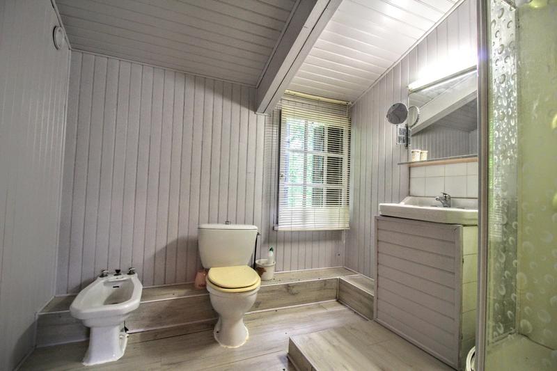 Maison - 220 m² - 8 pièces