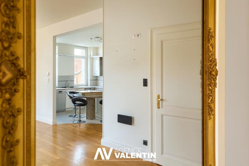 Appartement - 165 m² - 6 pièces