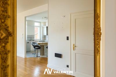 Appartement - 165 m² - 6 pièces