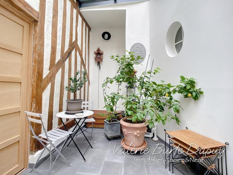 Maison - 214 m² - 7 pièces