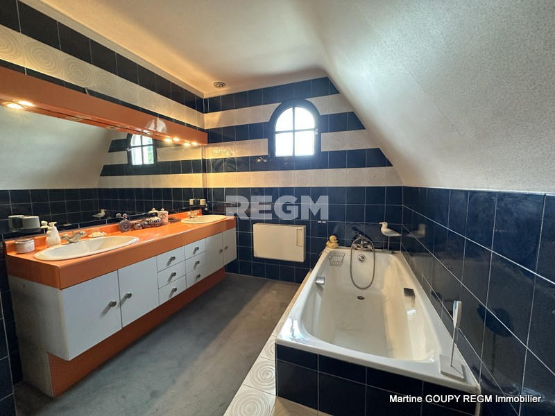 Maison - 175 m² - 7 pièces