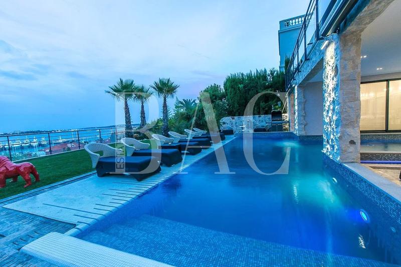 Hôtel particulier - 1 000 m² - 22 pièces