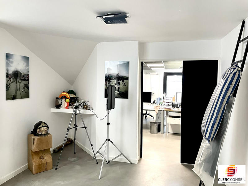 Bureau - 454 m²