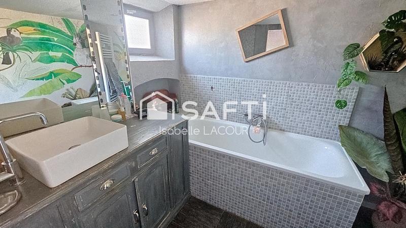 Maison - 284 m² - 9 pièces